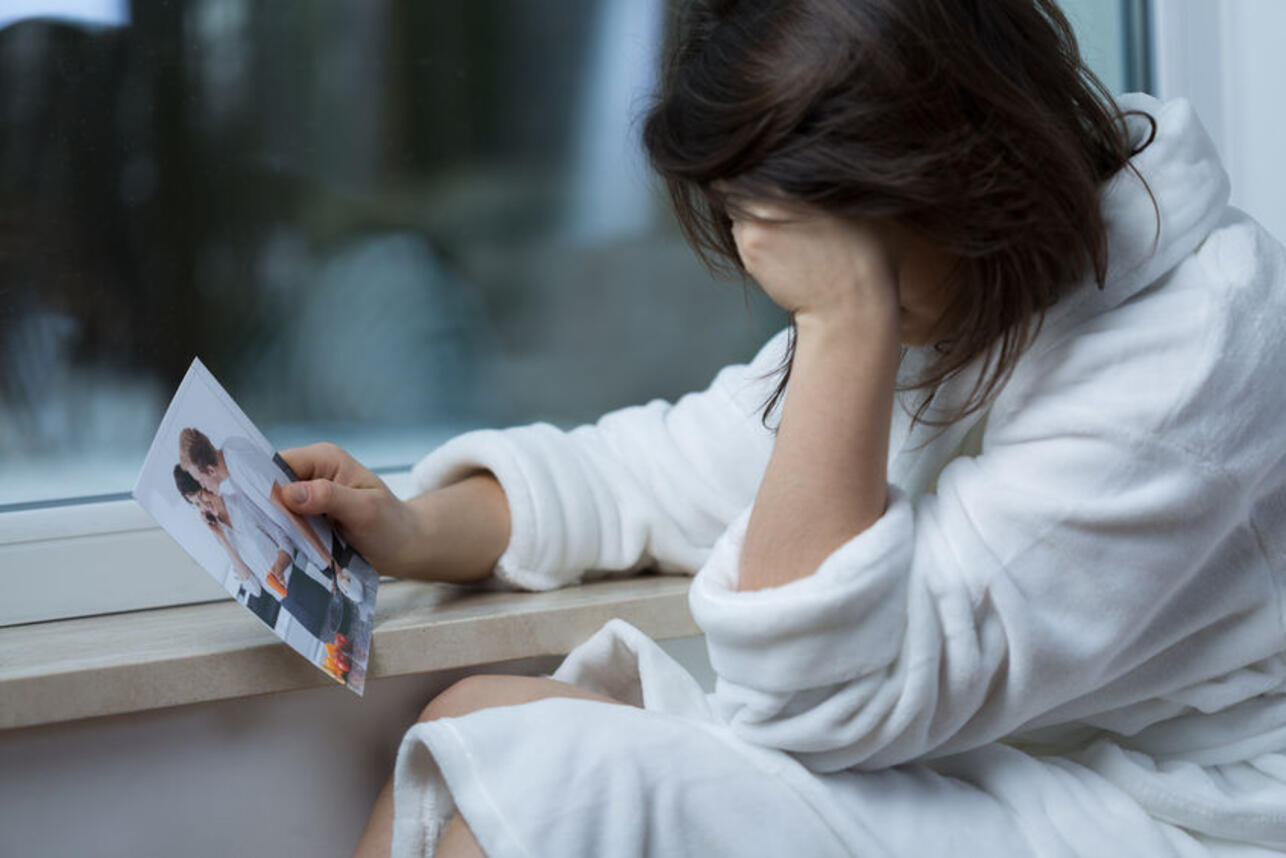 людина з якою не спілкуєшся уві сні