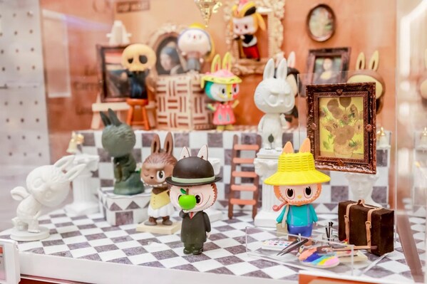 Louvre (Лувр) лабубу